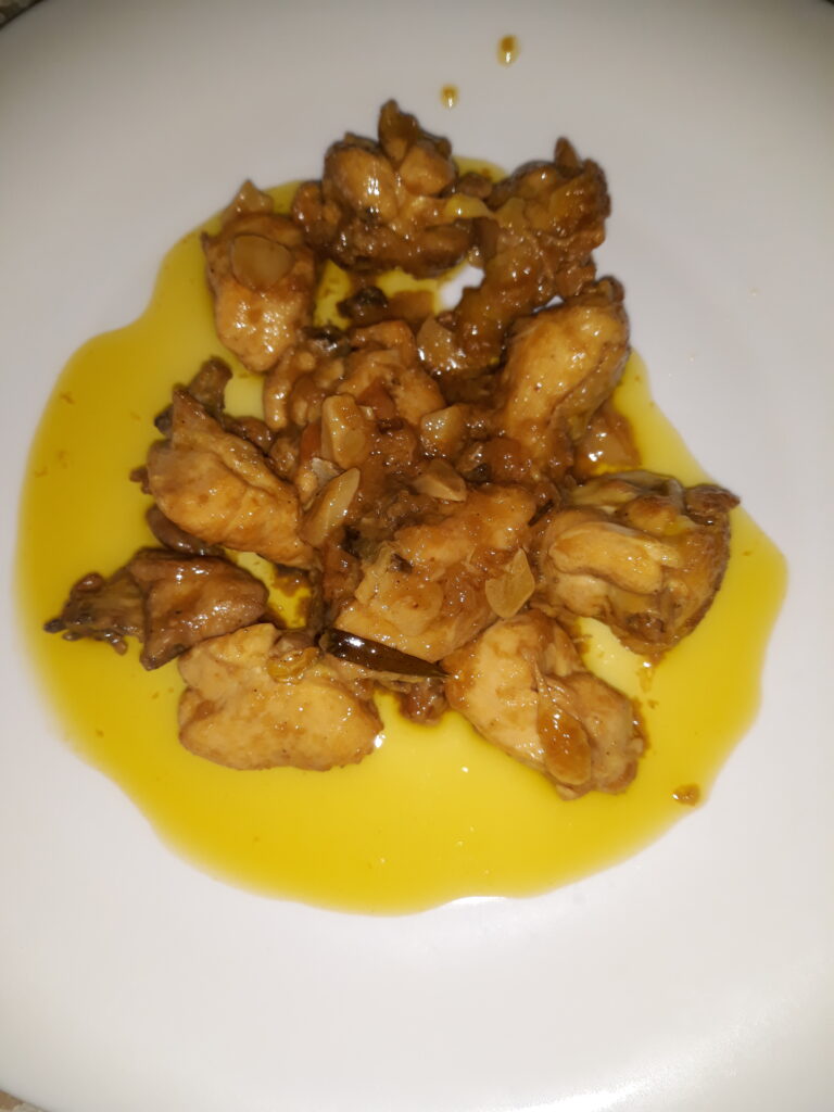 Pollo al aijllo mozarabe